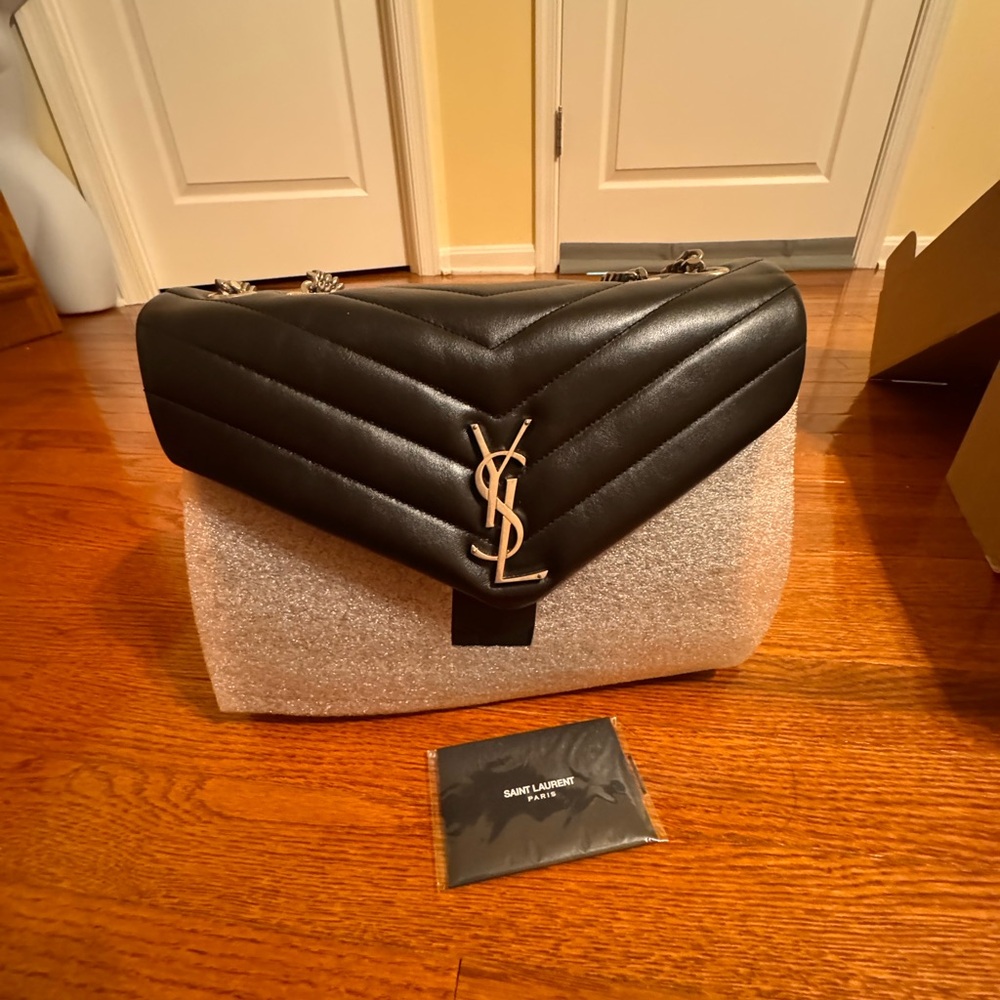 SAINT Laurent Medium Loulou Chain Satchel - Picture 2 of 11